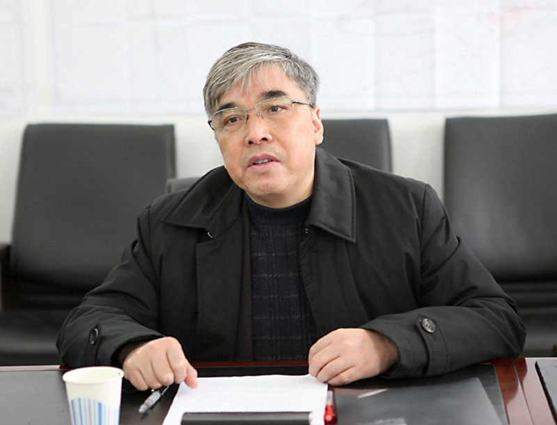 韩国h漫
党委委员、总工程师吴玉华对钱营孜矿提出要求.JPG